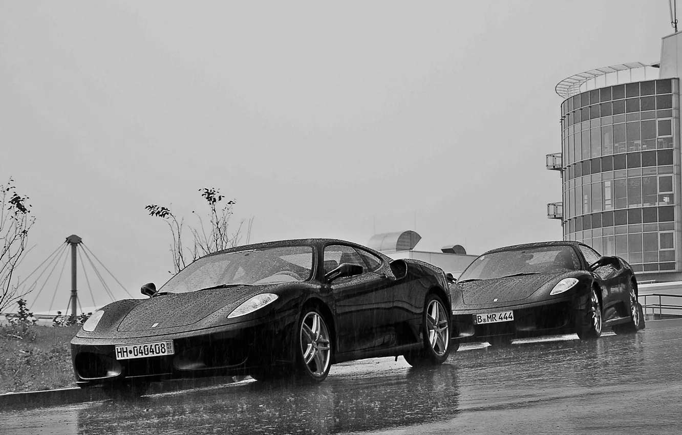 Фото обои дождь, здание, Ferrari, феррари, f430, rain, black and white, ф430