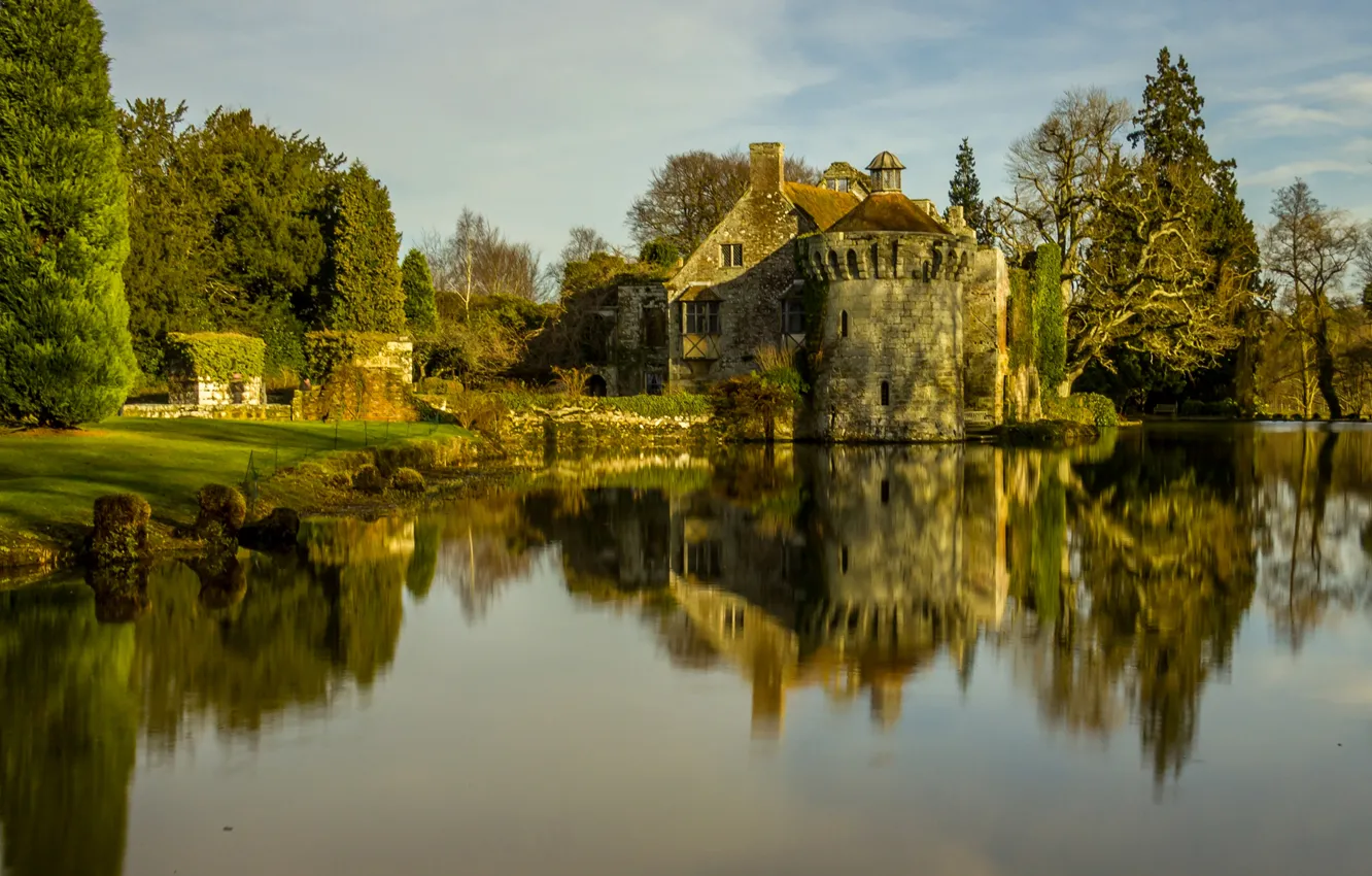 Фото обои вода, деревья, озеро, отражение, замок, берег, Англия, Scotney Castle