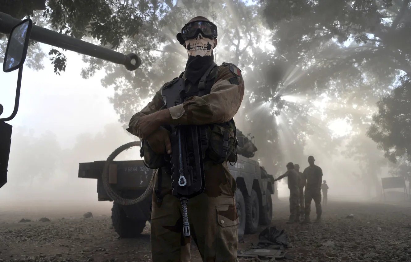 Фото обои оружие, маска, солдат, конфликт