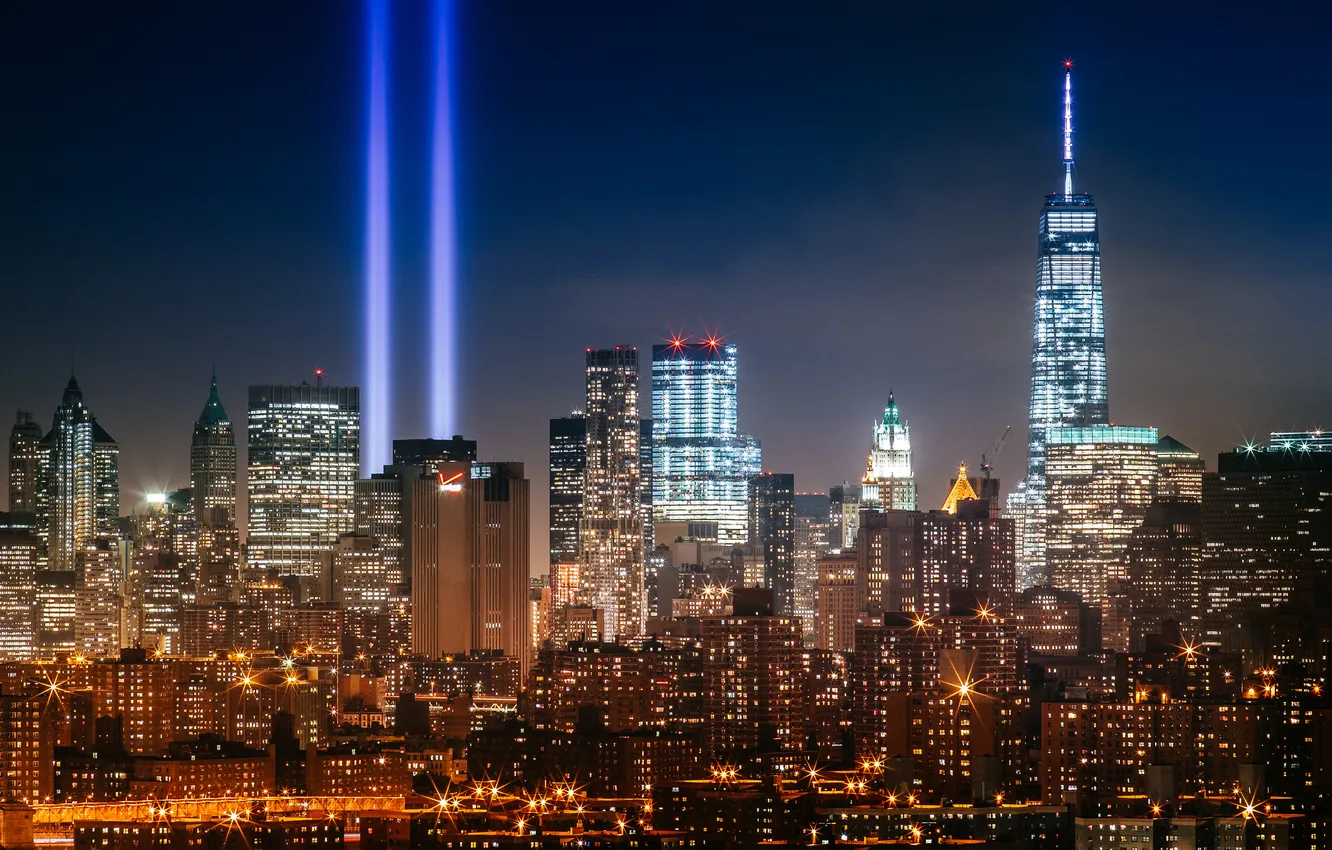 Фото обои лучи, здания, Нью-Йорк, ночной город, Манхэттен, небоскрёбы, Manhattan, New York City