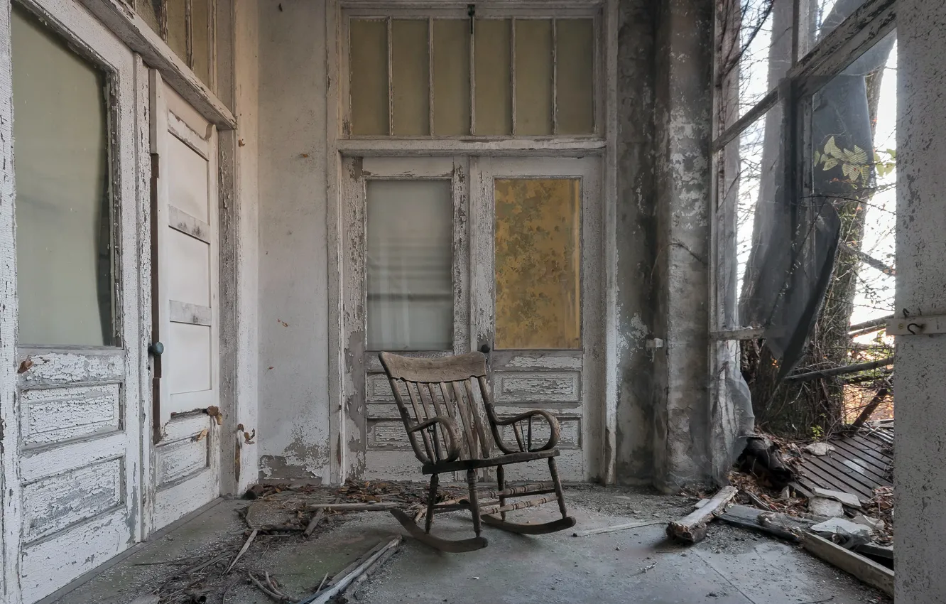 Фото обои дом, кресло, дверь, натурализм