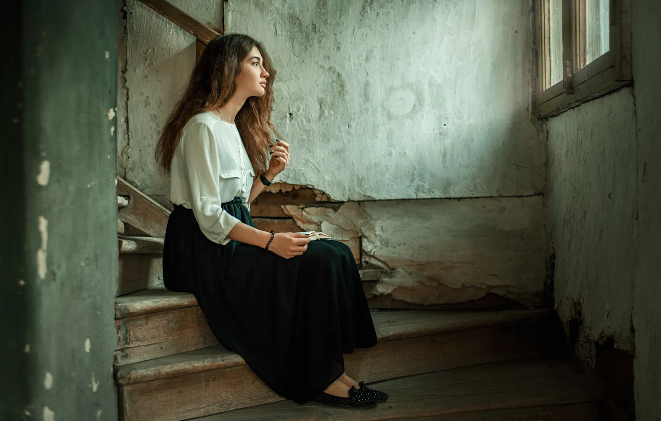 Фото обои стена, лестница, Анна, Павел Черепко