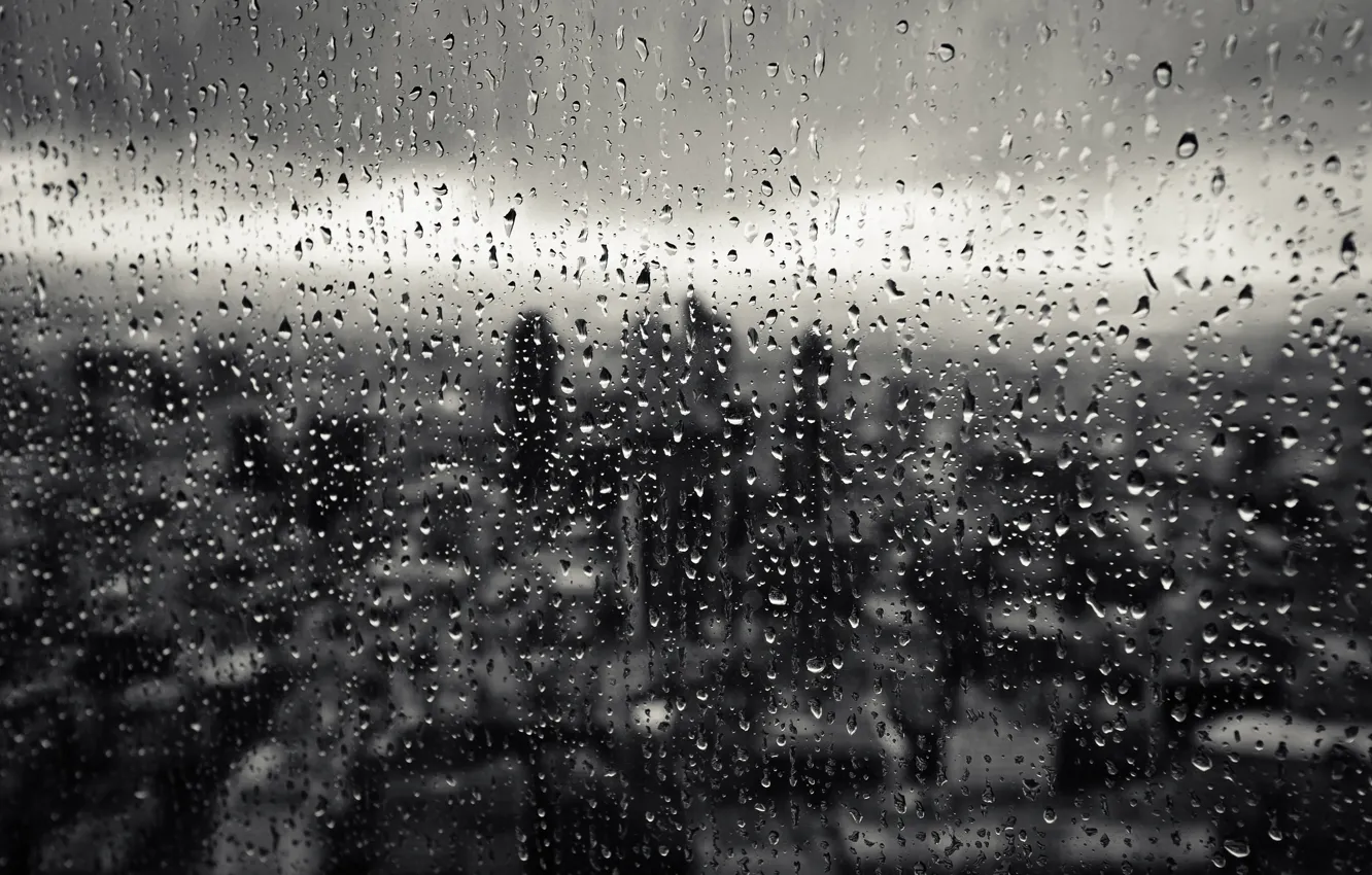 Фото обои стекло, капли, макро, город, дождь, окно