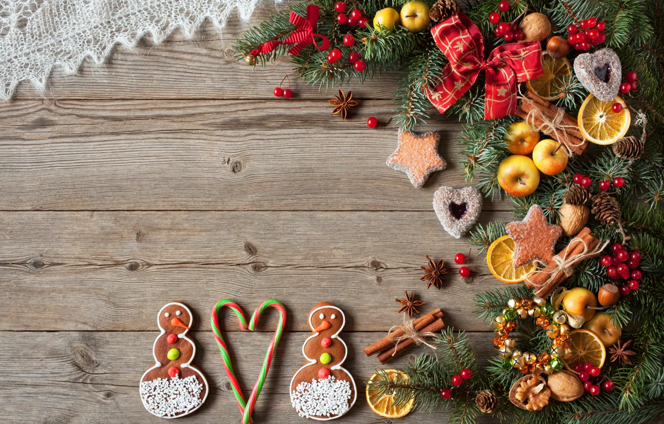 Фото обои украшения, ягоды, елка, Новый Год, печенье, Рождество, сердечки, снеговики