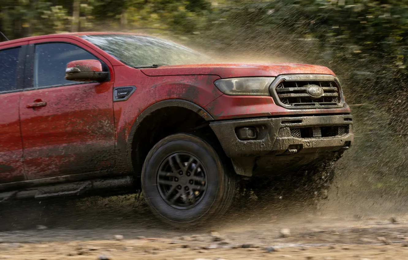 Фото обои брызги, движение, Ford, капот, грязь, пикап, передняя часть, Ranger