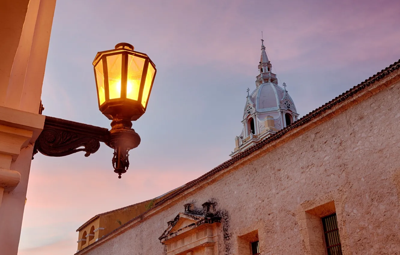 Фото обои свет, здание, вечер, освещение, фонарь, Colombia, Колумбия, Cartagena Cathedral