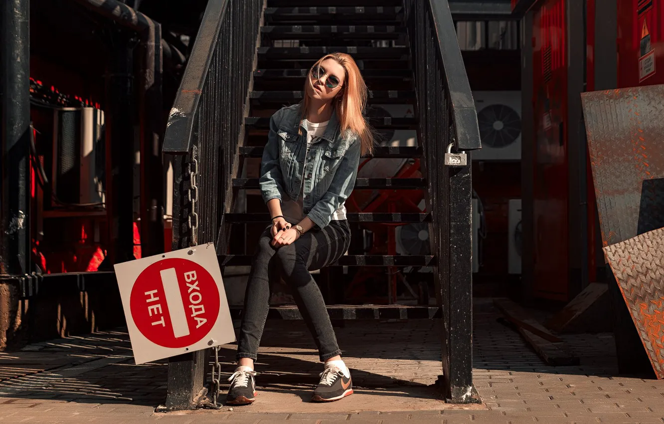 Фото обои девушка, джинсы, куртка, прелесть, Степан Гладков, входа нет