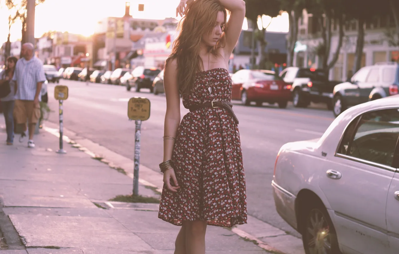 Фото обои девушка, улица, платье
