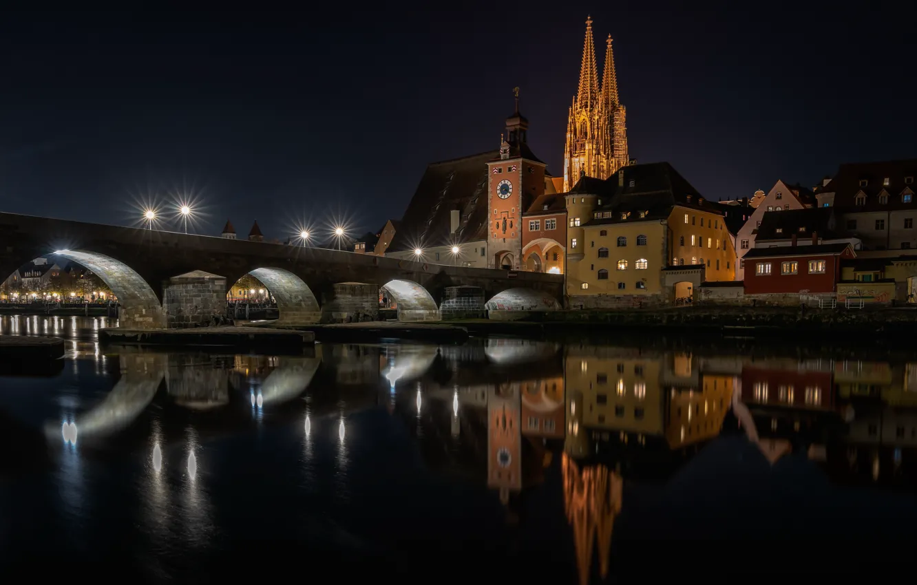 Фото обои ночь, город, Regensburg, Stony Bridge