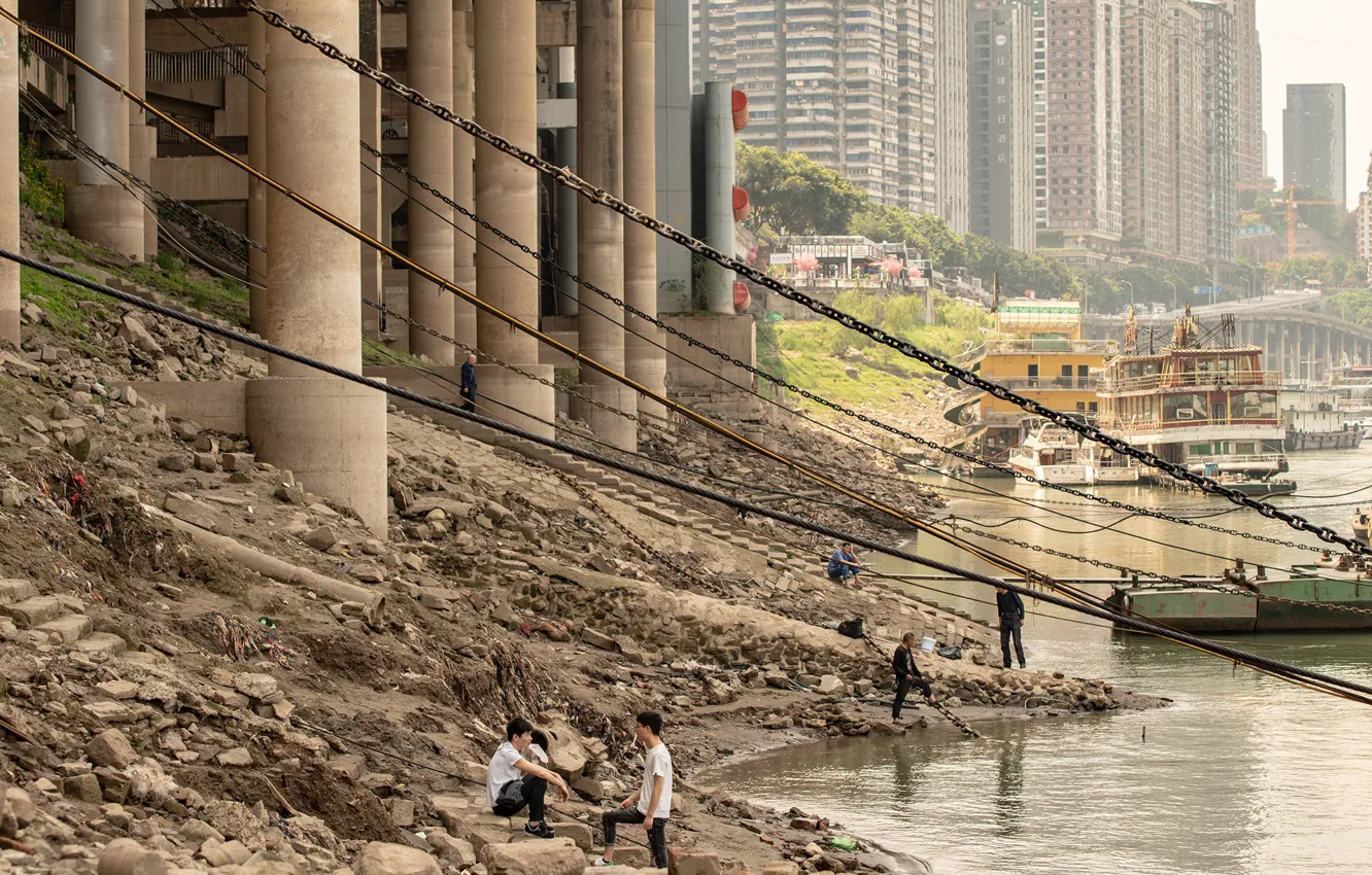 Фото обои люди, берег, цепи, водоём, HUMAN vs CITY CHONGQING