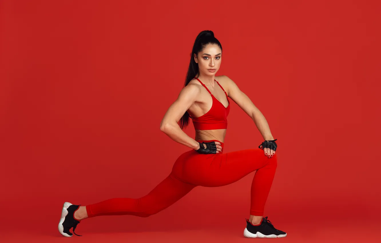 Фото обои young, beautiful, female, athlete, practicing