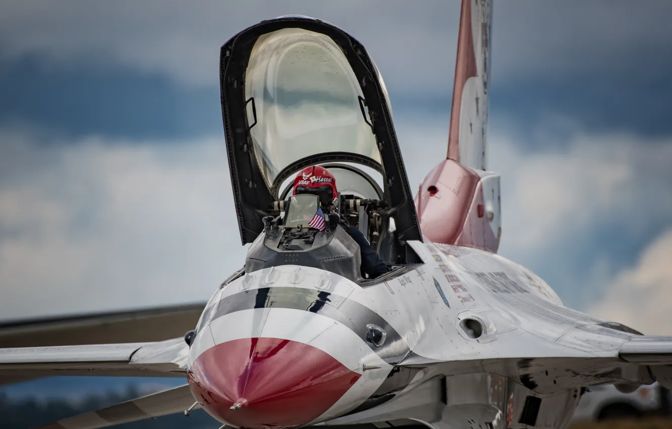 Фото обои истребитель, кабина, F-16, Fighting Falcon, Thunderbird