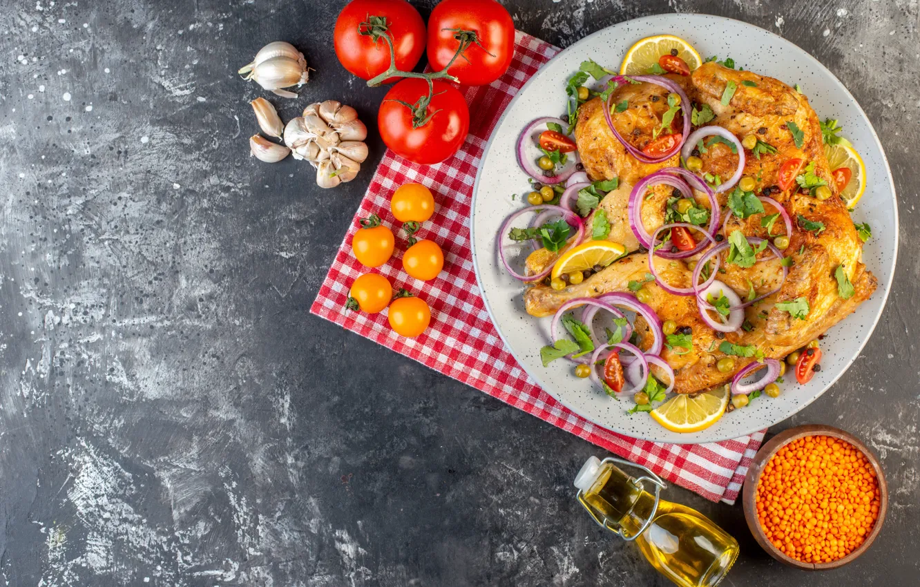 Фото обои курица, лук, помидоры, куриное мясо