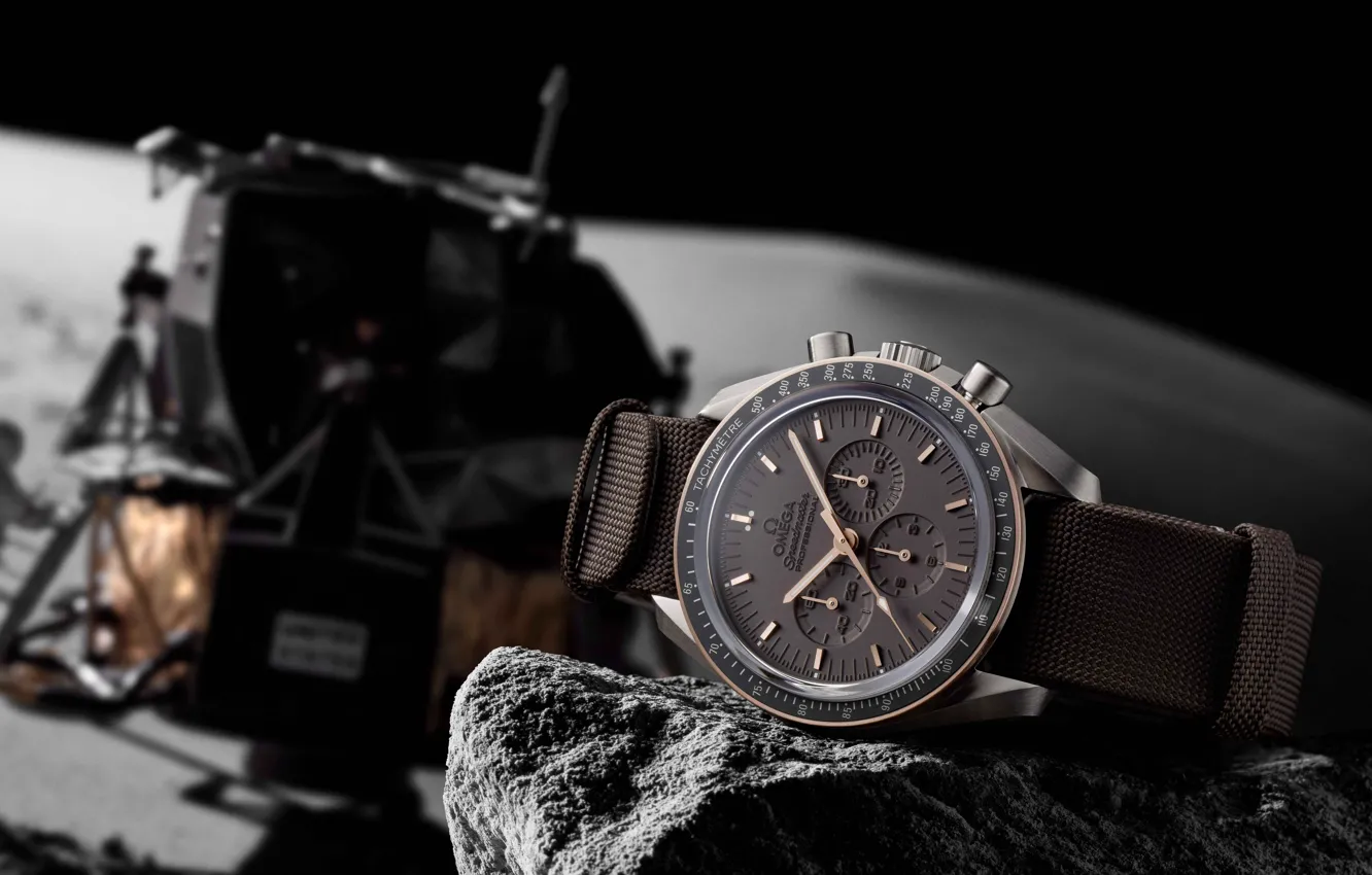 Фото обои Omega, NASA, Омега, наручные часы, Apollo 11, Wrist Watch, сертифицированные часы для космических полётов, Omega …