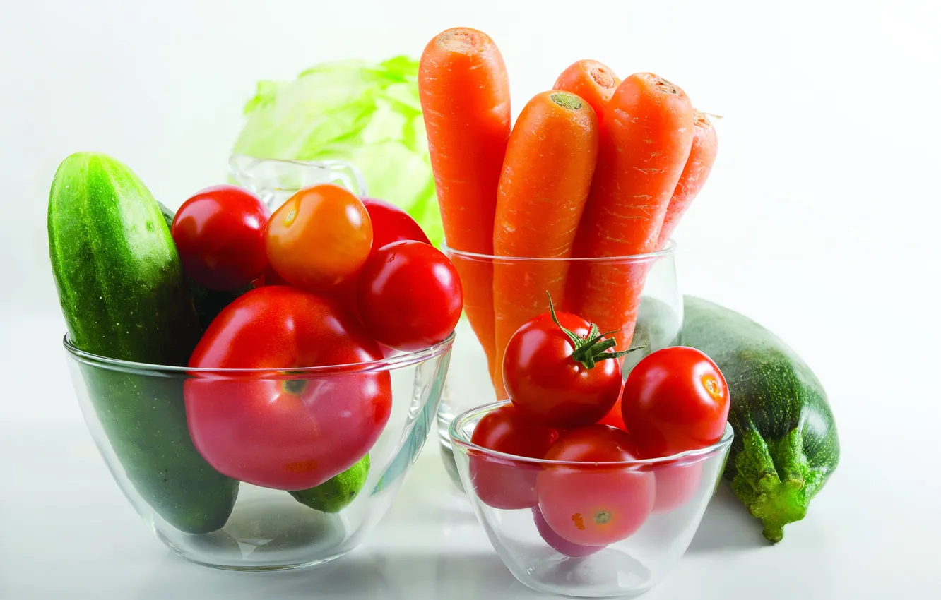 Фото обои Овощи, помидоры, морковь, кабачок