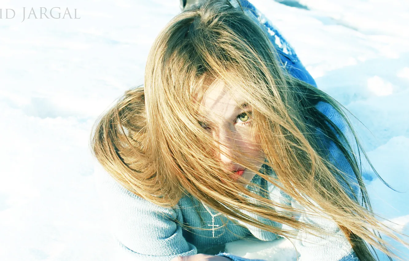 Фото обои зима, девушка, снег, ветер