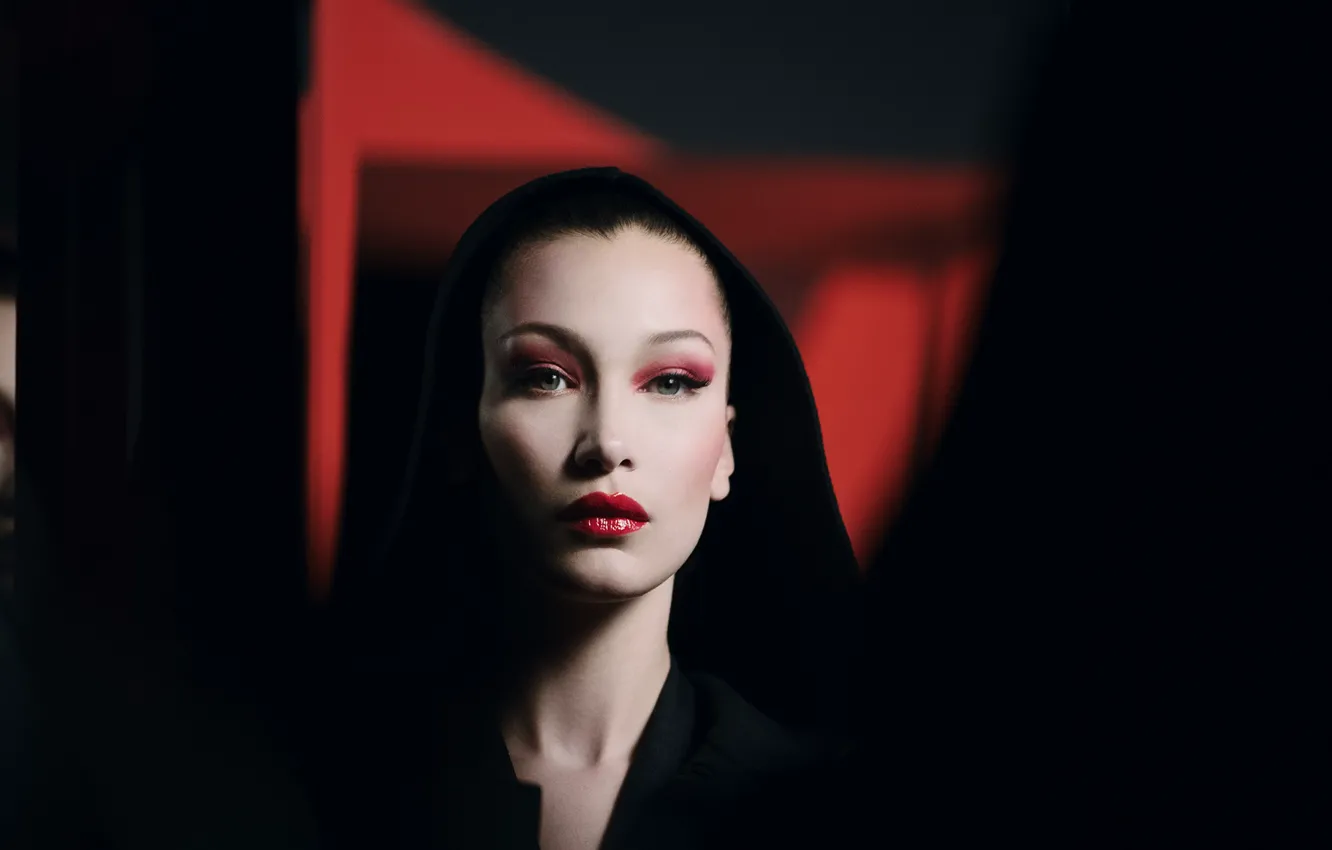 Фото обои взгляд, девушка, лицо, макияж, помада, Halloween, Dior, Bella Hadid