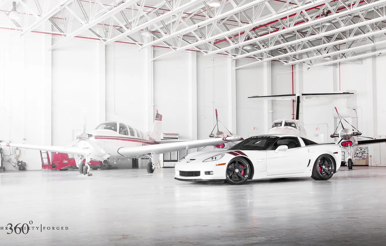 Фото обои Z06, Corvette, Chevrolet, ангар, white, шевроле, корвет, передняя часть
