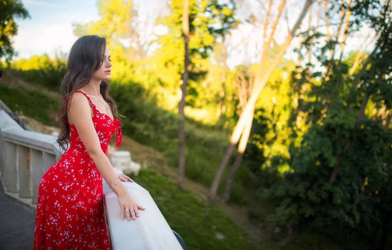 Фото обои девушка, sky, trees, nature, clouds, model, brunette, red dress