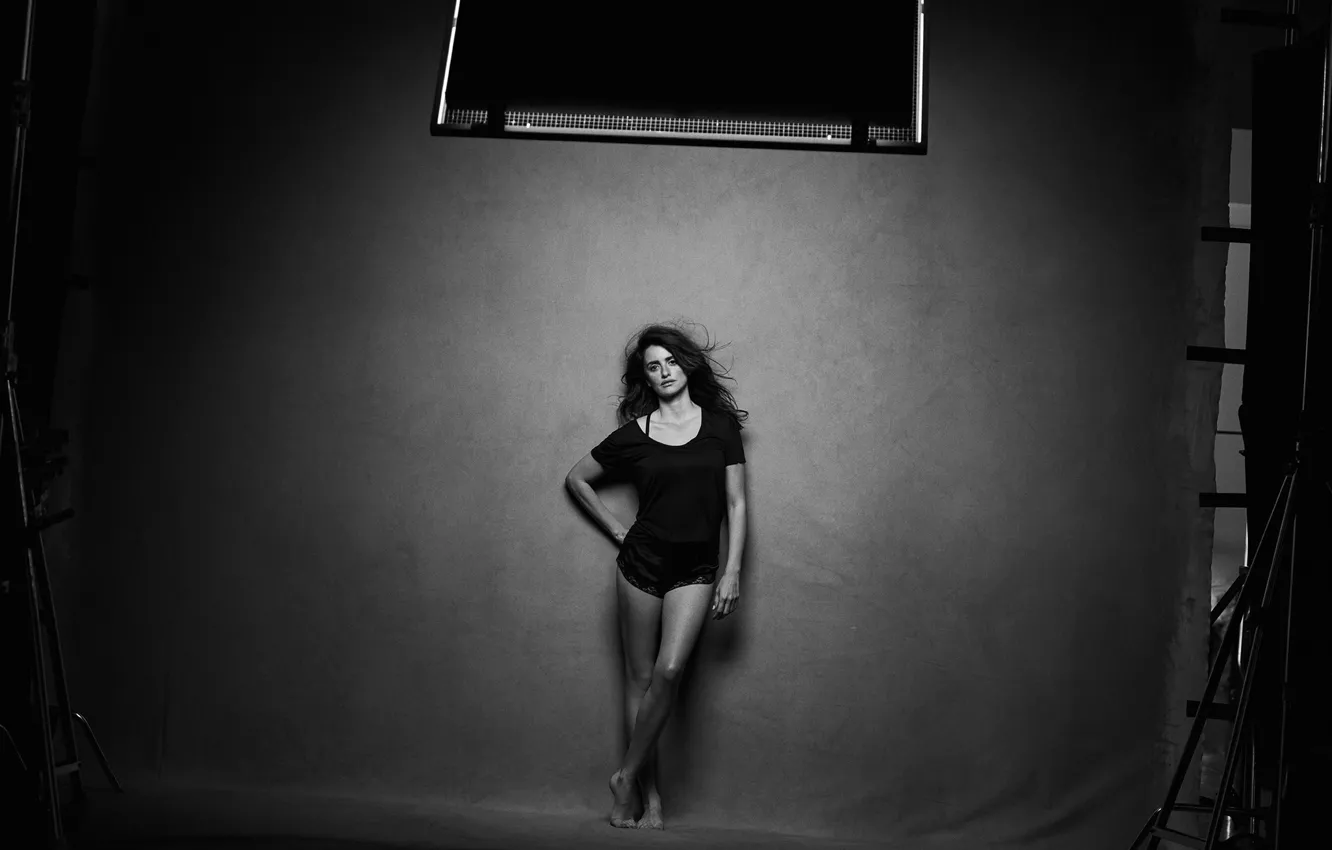 Фото обои модель, актриса, освещение, черно-белое, экран, фотосессия, Penelope Cruz, студия