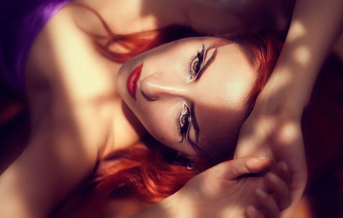 Фото обои woman, model, face, redhead, sunlight