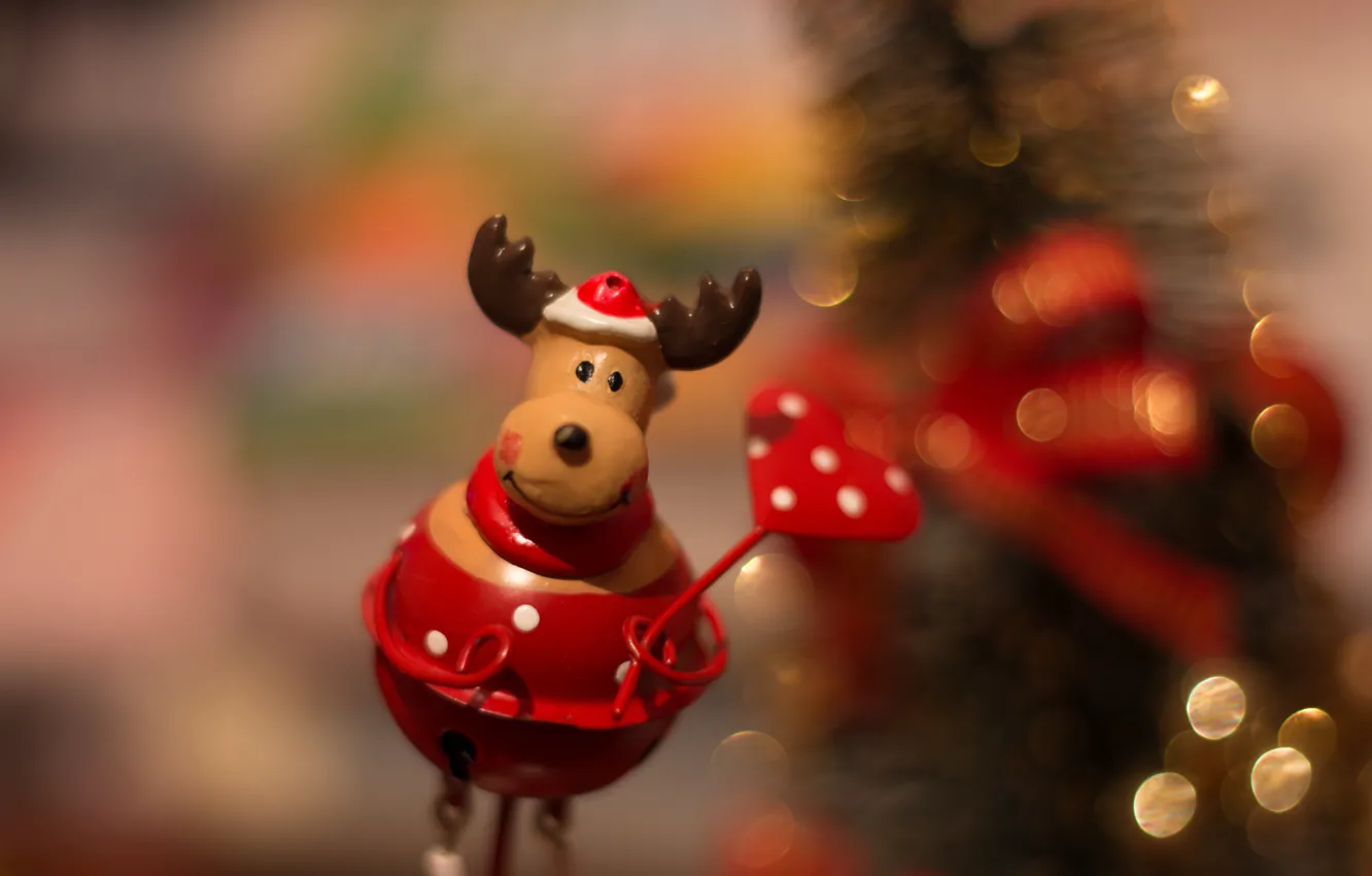 Фото обои праздник, игрушка, новый год, рождество, олень, рождественский олень