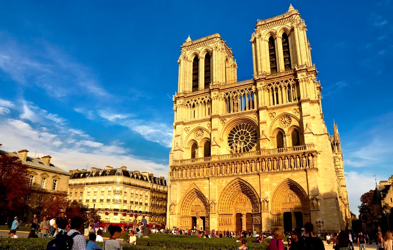 Фото обои небо, люди, Париж, дома, площадь, собор парижской богоматери, Notre-Dame de Paris