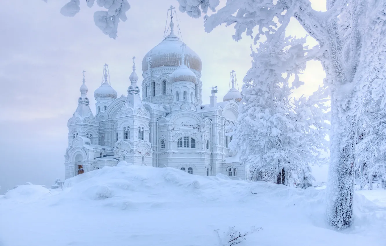 Фото обои зима, снег, деревья, сугробы, храм, Россия, Пермский край, Эдуард Гордеев