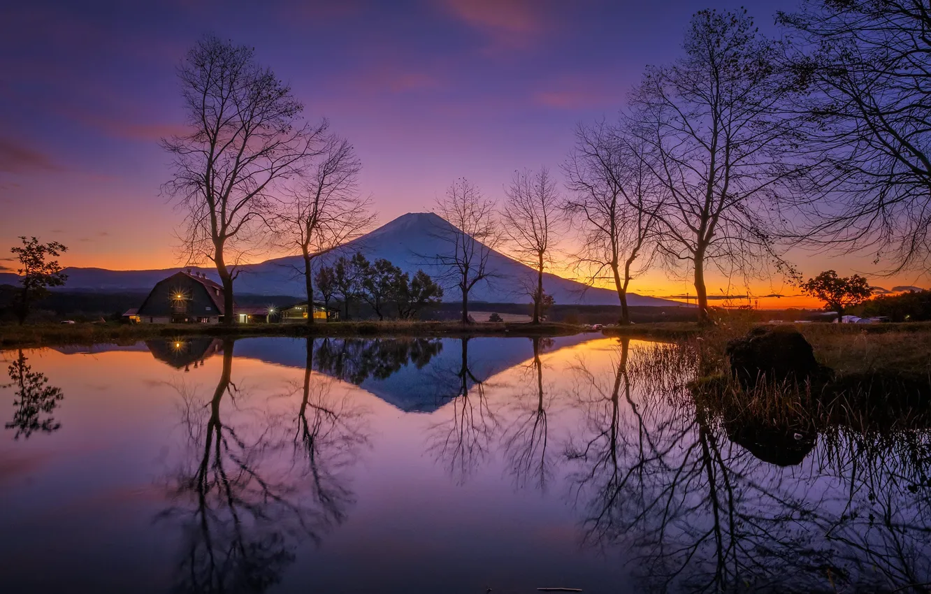 Фото обои ночь, огни, озеро, дом, Япония, зарево, гора Фудзи