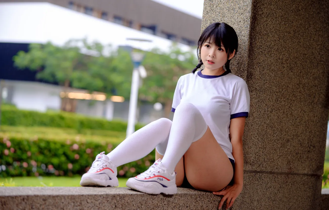 Фото обои girl, shorts, beautiful, model, asian, sneakers, knee socks