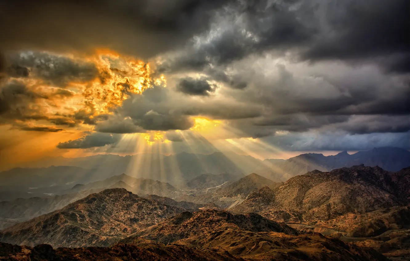 Фото обои солнце, облака, горы, огонь, пустыня