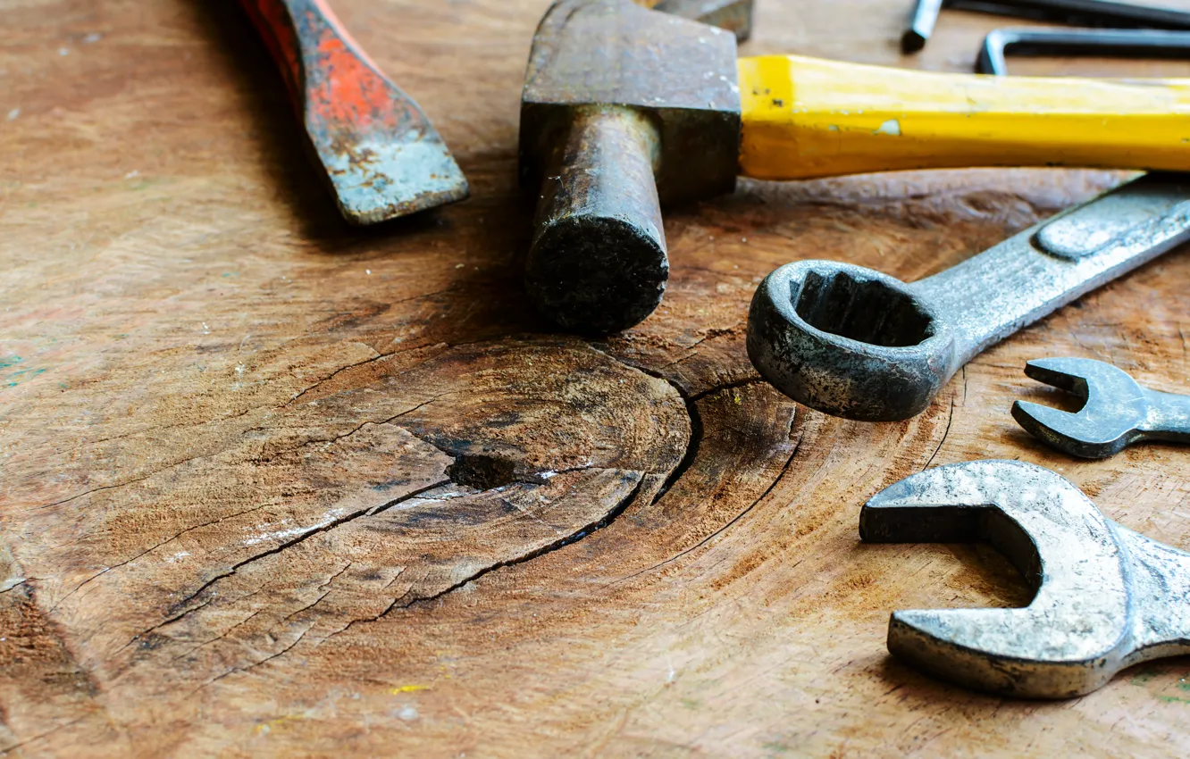 Фото обои table, hammer, wrench, hand tools