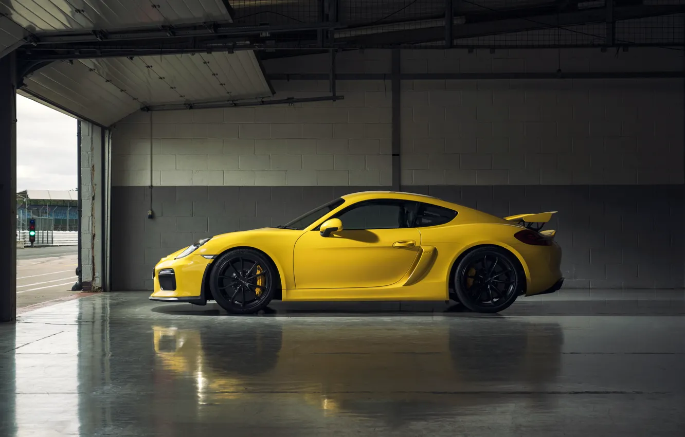 Фото обои желтый, Porsche, Cayman, порше, GT4, кайман