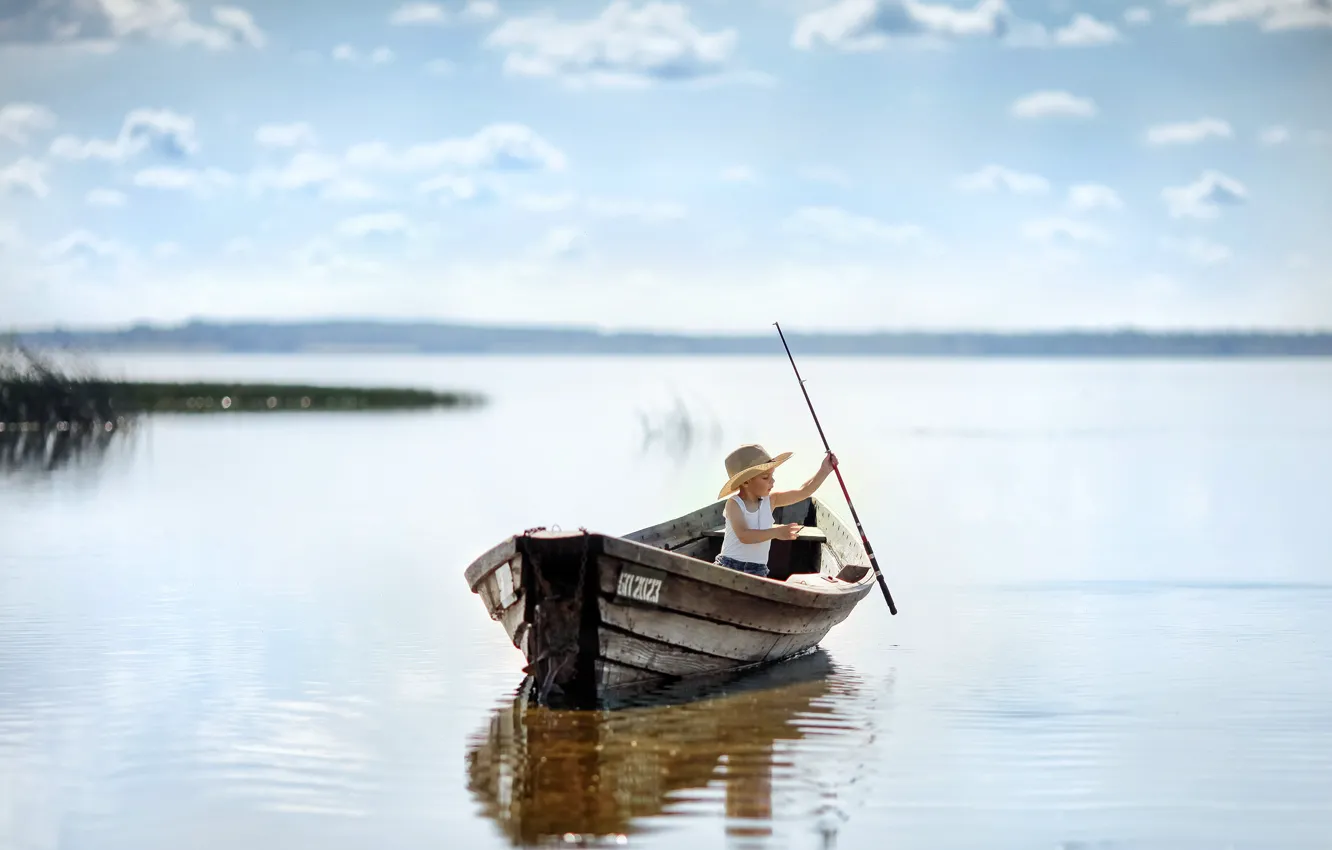 Фото обои природа, озеро, лодка, рыбалка, рыбак, мальчик, малыш, ребёнок