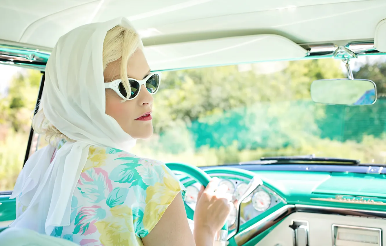 Фото обои девушка, руль, очки, блондинка, автомобиль, платок
