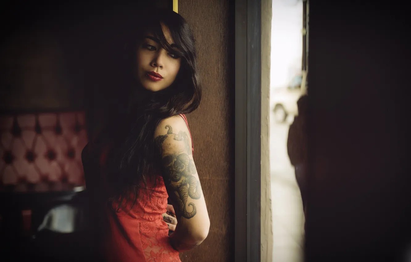Фото обои девушка, поза, тату