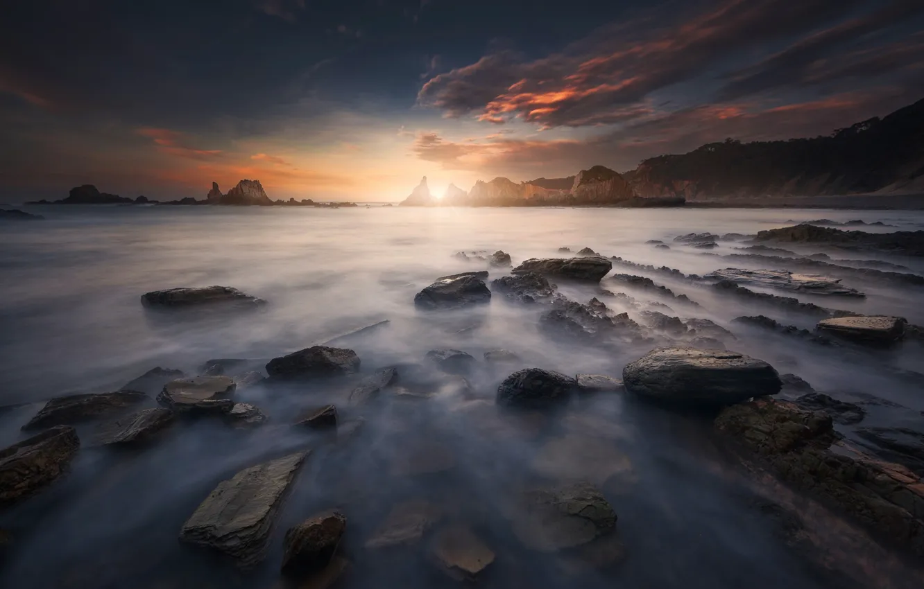 Фото обои море, солнце, камни, скалы, Испания