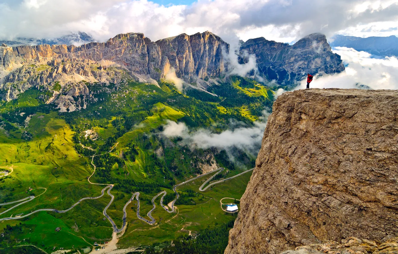 Фото обои небо, облака, горы, скалы, человек, Альпы, Италия, южный Тироль