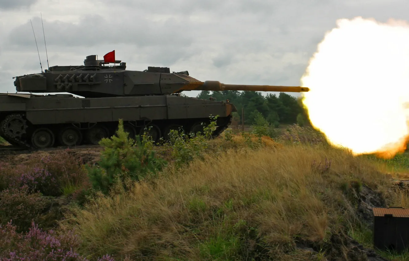 Фото обои огонь, выстрел, танк, leopard 2a6