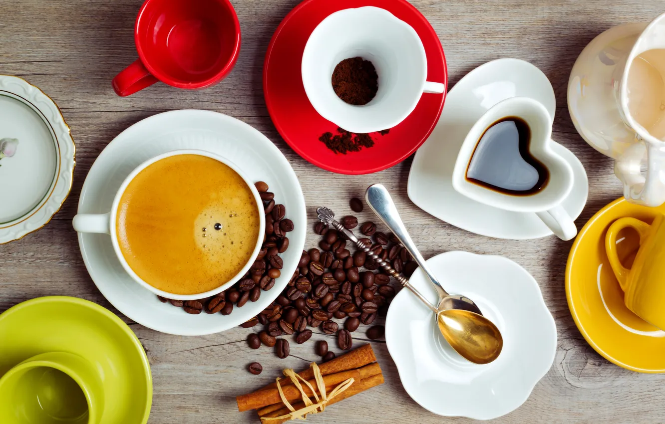 Фото обои кофе, зерна, палочки, чашки, корица, пряности, ложки