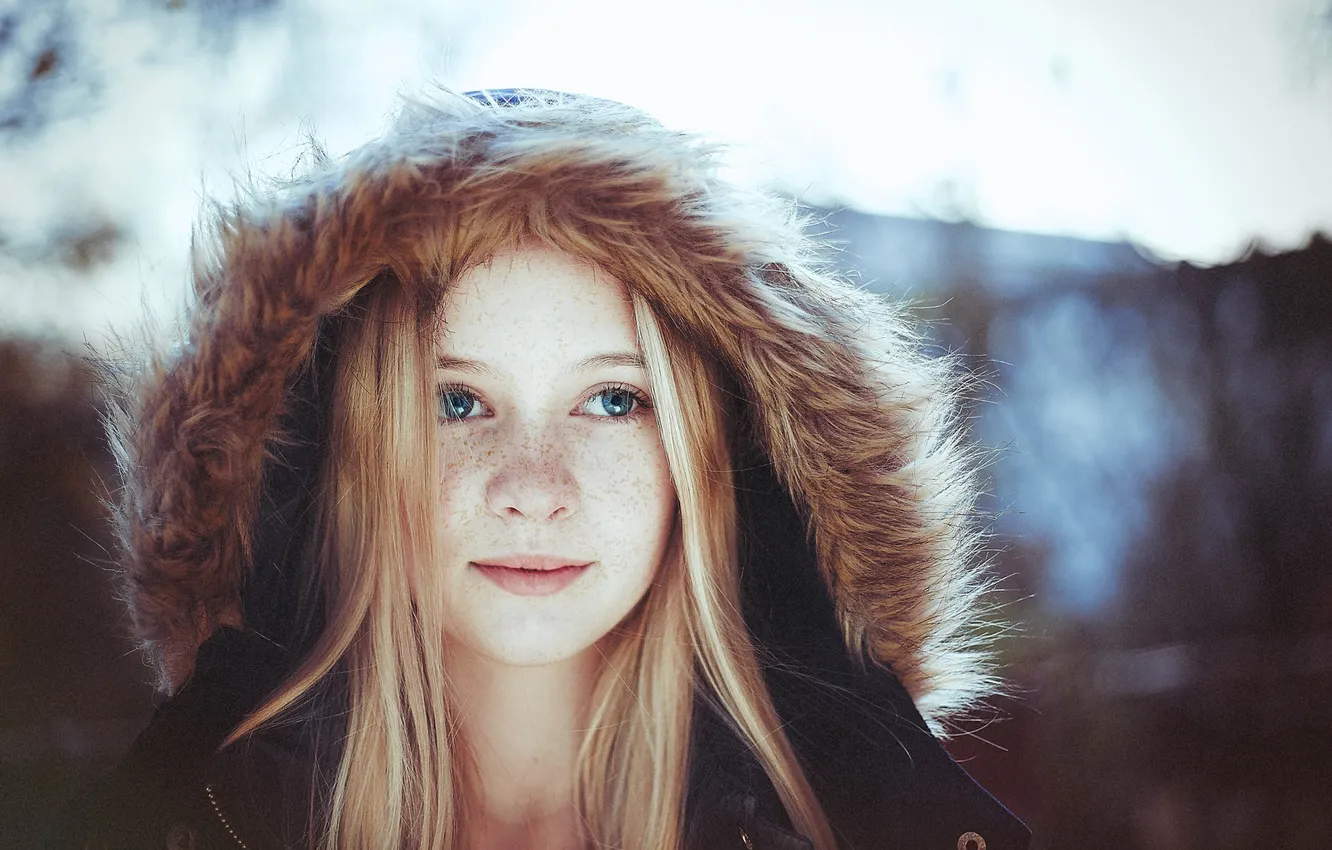 Фото обои холод, зима, глаза, лицо, улыбка, волосы, куртка, Girl
