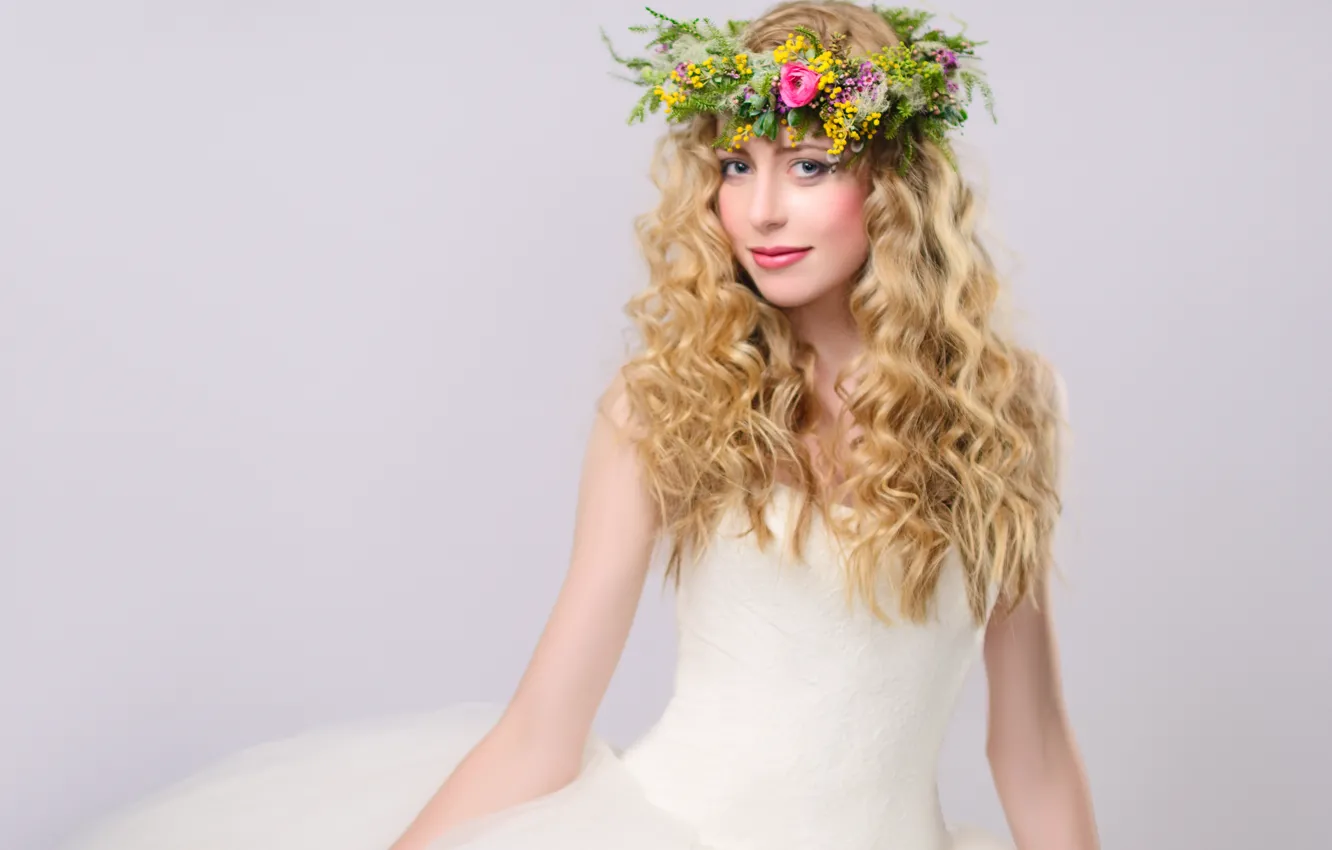Фото обои девушка, блондинка, венок, длинные волосы