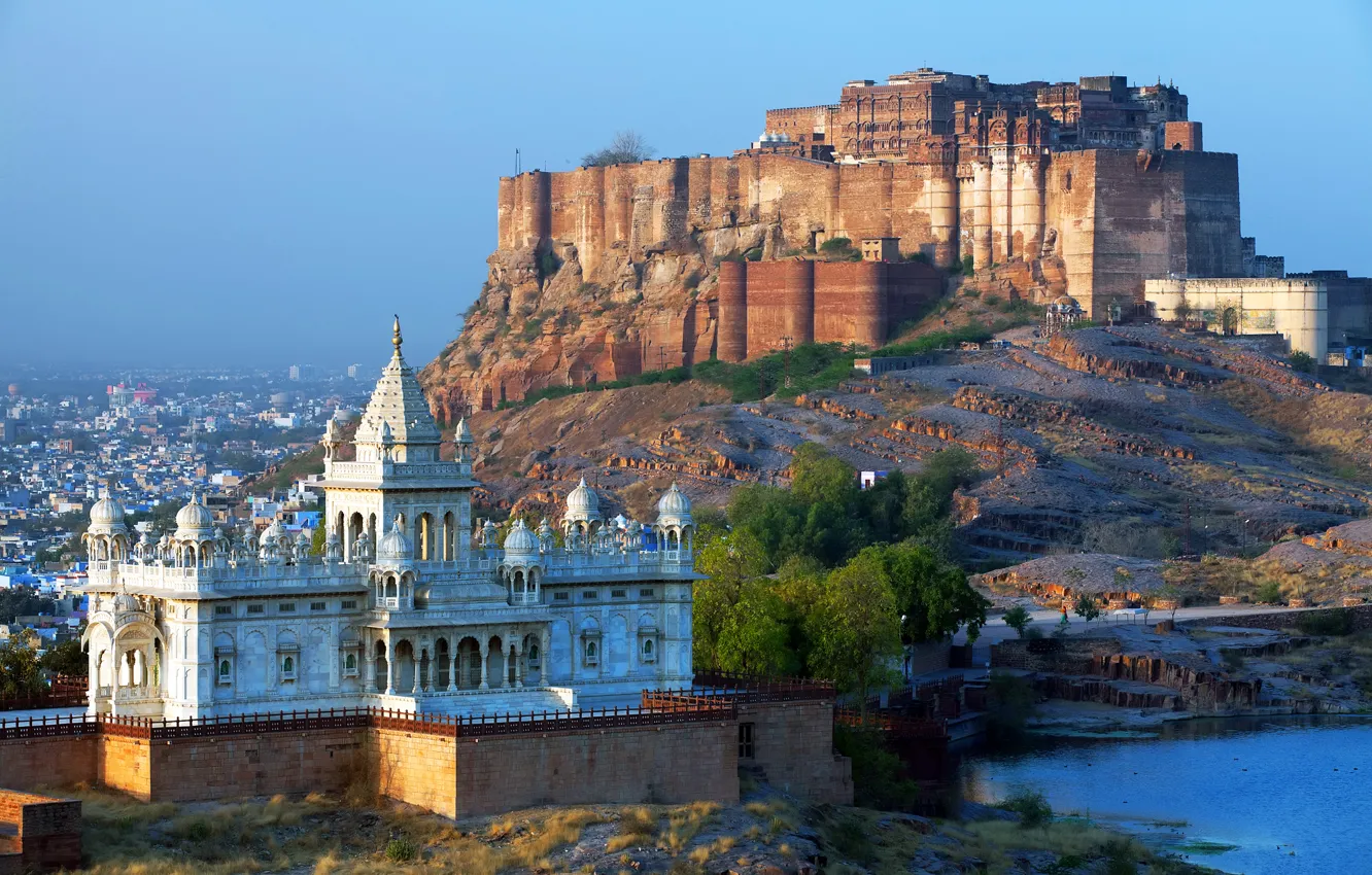 Фото обои город, река, замок, гора, Индия, крепость, Rajasthan, Mehrangarh fort