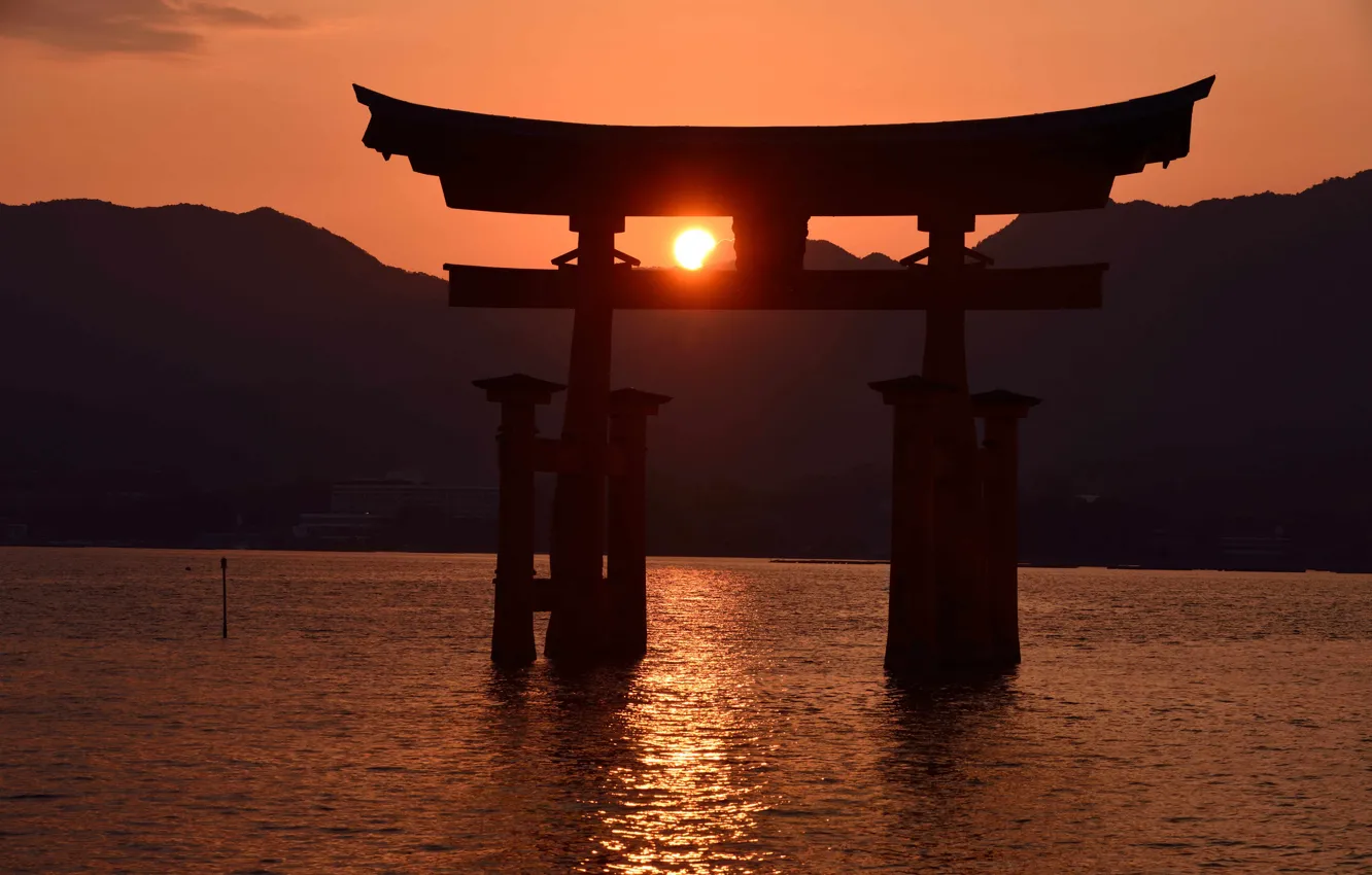 Фото обои закат, ворота, Япония, прилив, Ицукусима, Тории