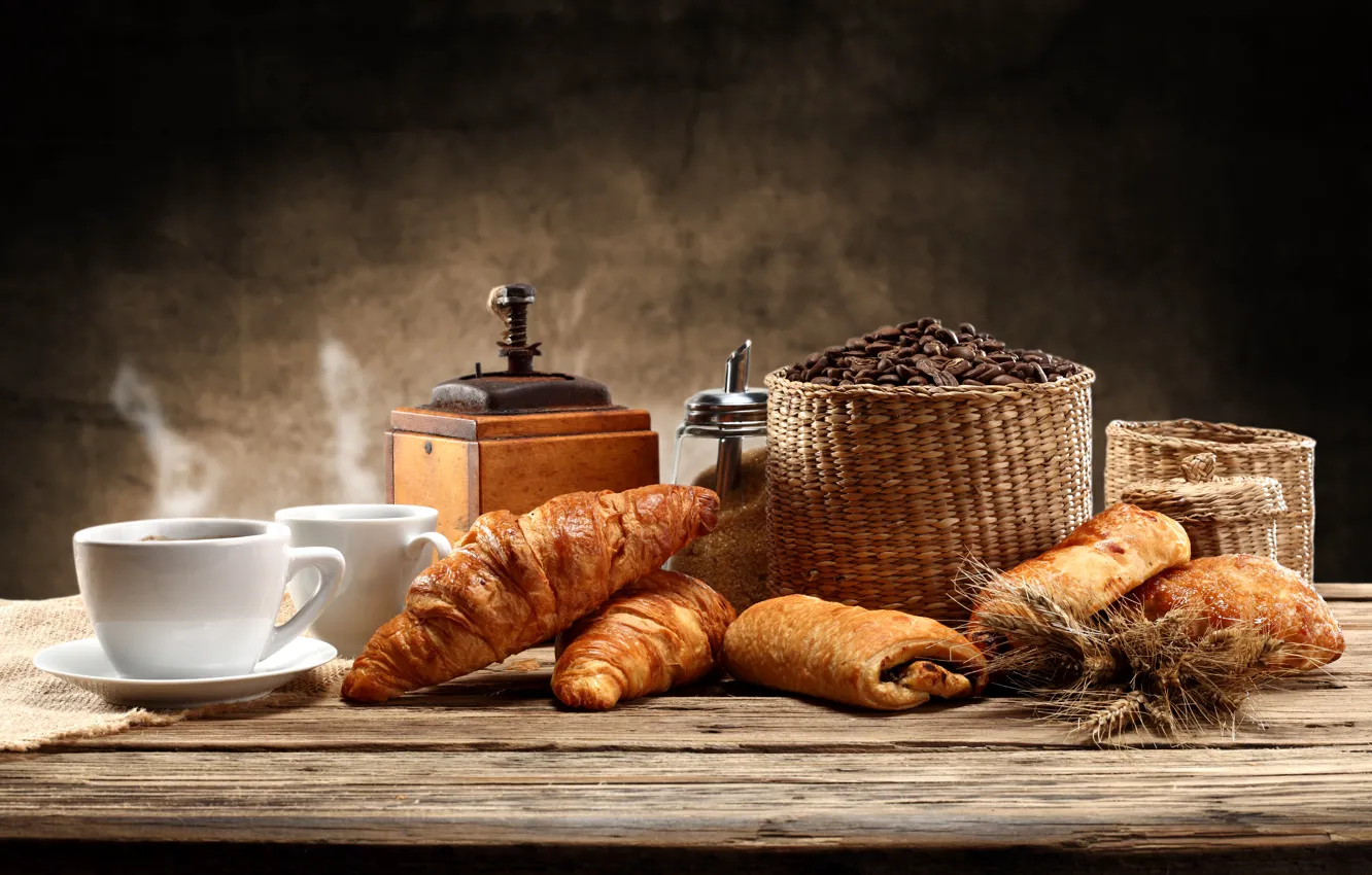 Фото обои кофе, хлеб, чашки, сахар, блюдце, дымок, корзины, кофемолка