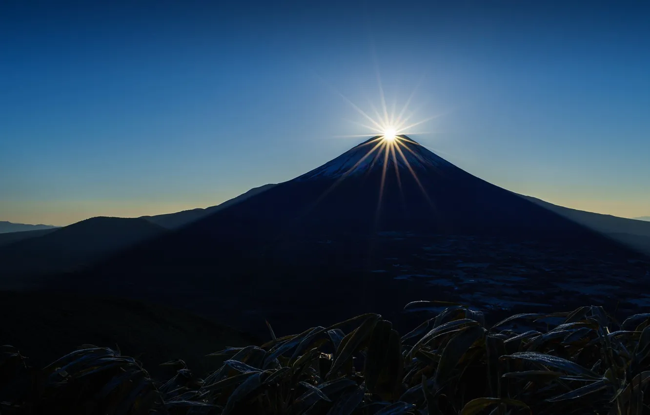 Фото обои Japan, clear sky, Mount Fuji, sky, landscape, nature, Sun, mountains
