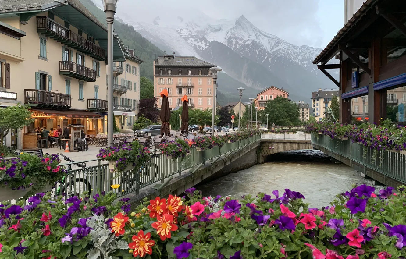 Фото обои цветы, улица, Франция, дома, Альпы, курорт, Шамони