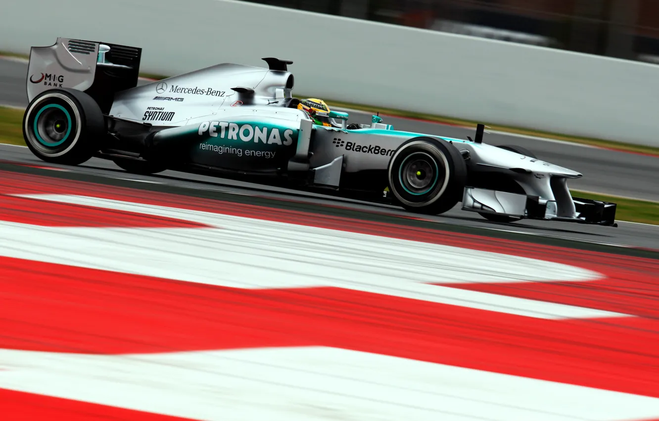 Фото обои Mercedes-Benz, Formula 1, AMG, Petronas, Lewis Hamilton, BlackBerry, W04