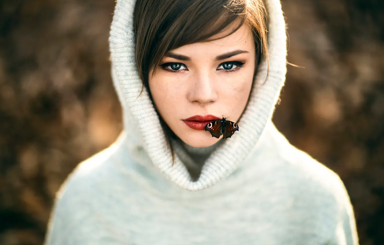 Фото обои бабочка, девочка, губки