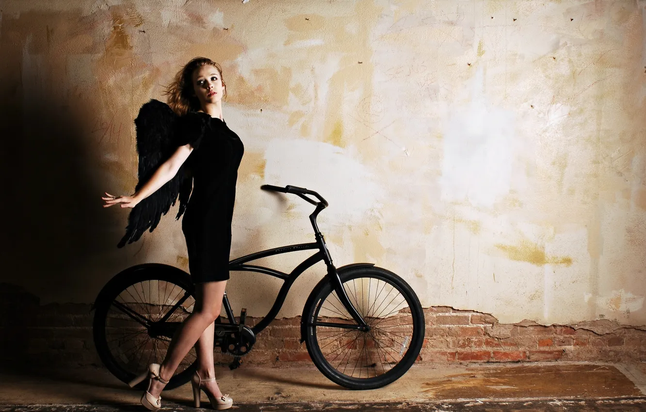Фото обои девушка, велосипед, ангел